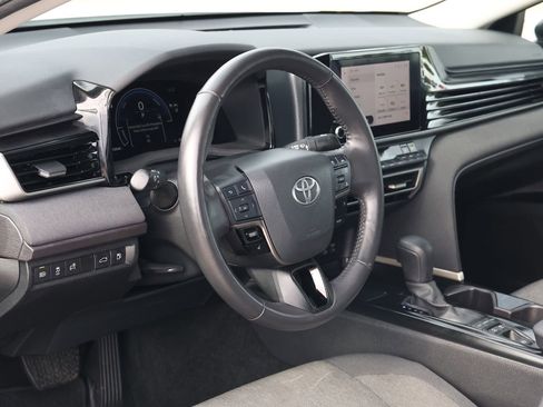 Used 2025 Toyota Camry LE AWD/4WD image 15