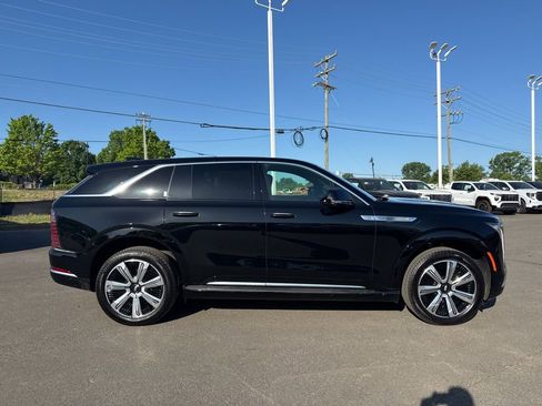 Used 2025 Cadillac Escalade IQ Luxury 2 w/ LPO, Premium Carpet Package AWD/4WD image 6