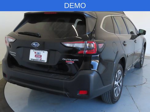 Used 2025 Subaru Outback Premium w/ Popular Package #1 AWD/4WD image 3