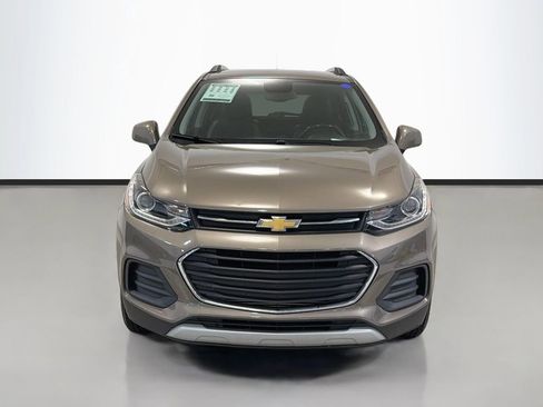 Used 2022 Chevrolet Trax LT w/ Driver Confidence Package AWD/4WD image 2