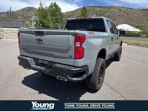 Used 2024 Chevrolet Silverado 1500 LT Trail Boss w/ LT Trail Boss Premium Package AWD/4WD image 11
