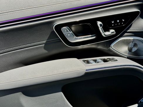 New 2026 Mercedes-Benz EQS 550 4MATIC SUV image 16