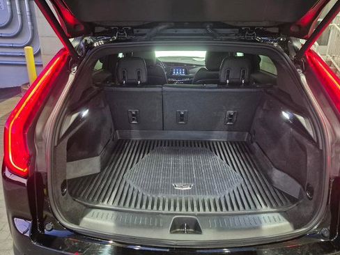 Used 2023 Cadillac XT4 Luxury w/ Cold Weather Package image 13