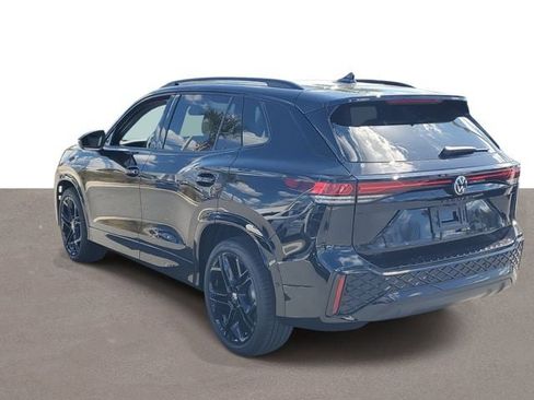 New 2026 Volkswagen Tiguan SE R-Line FWD image 3