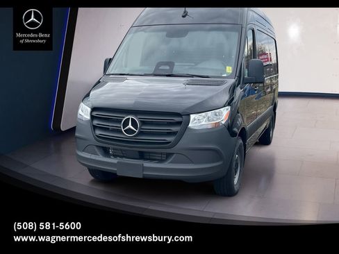 Used 2025 Mercedes-Benz Sprinter 2500 image 1