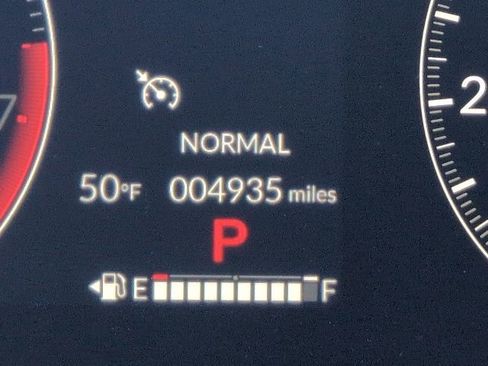 Used 2025 Honda Pilot TrailSport image 17