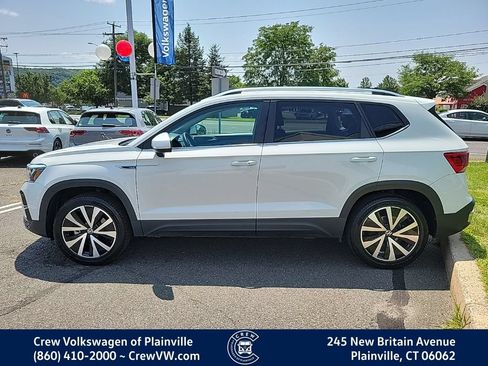 Certified 2023 Volkswagen Taos SE w/ Panoramic Sunroof Package AWD/4WD image 25