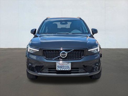 Used 2023 Volvo XC40 B5 Plus w/ Protection Package Premier AWD/4WD image 8