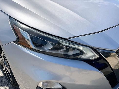 Used 2020 Nissan Altima 2.5 SR FWD image 33