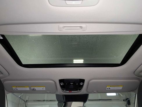 Certified 2024 Kia Seltos SX w/ SX Sunroof Package AWD/4WD image 17