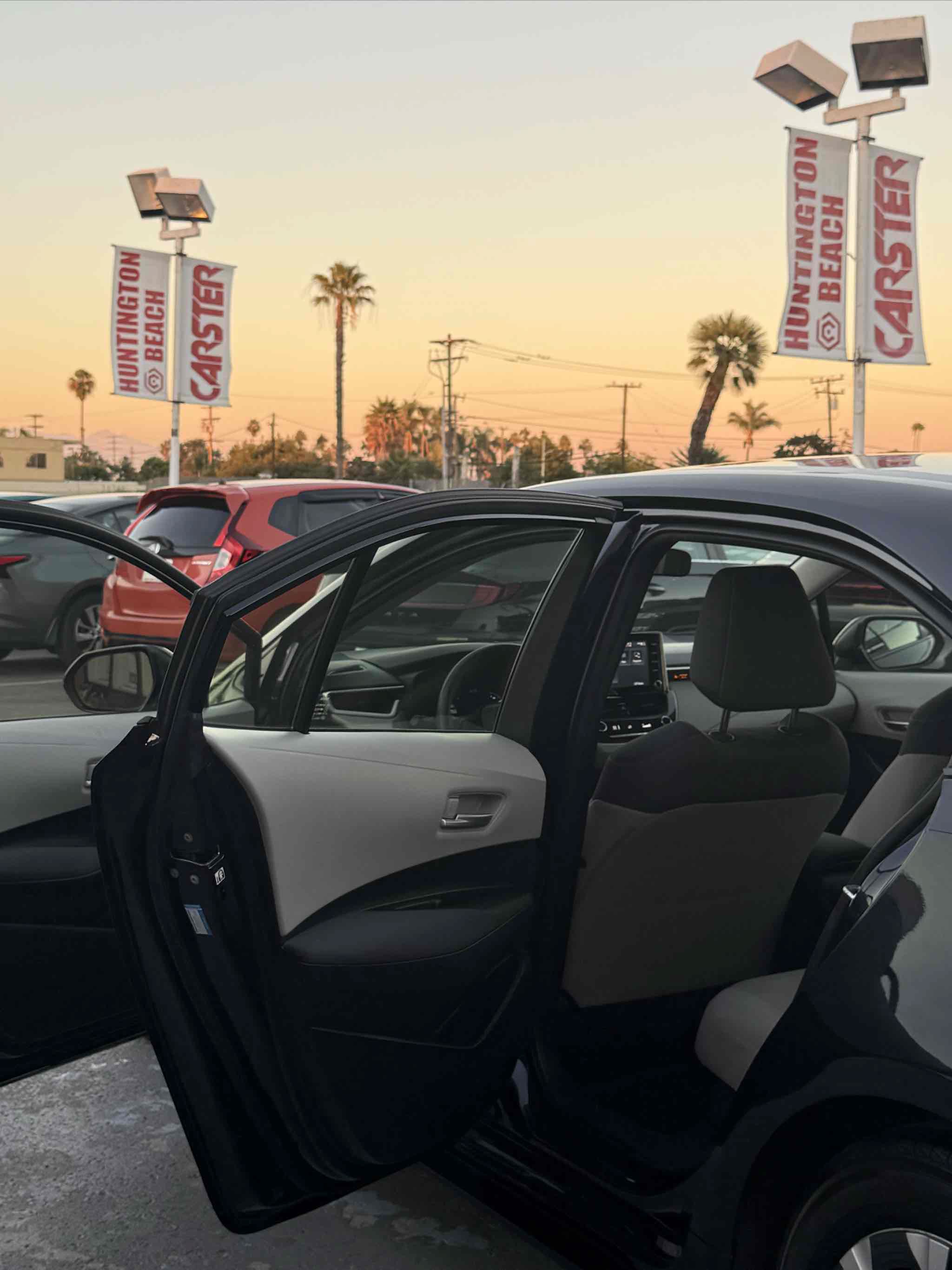 Used 2020 Toyota Corolla LE FWD image 75