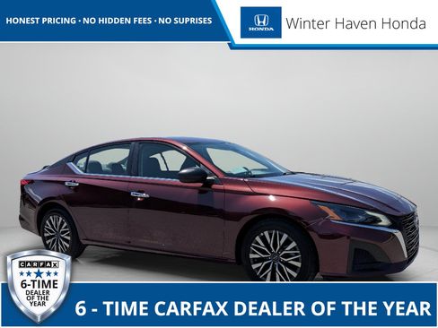 Used 2025 Nissan Altima 2.5 SV FWD image 1