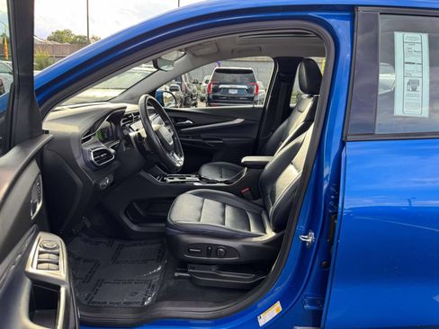 Used 2023 Chevrolet Bolt EUV Premier w/ Sun & Sound Package FWD image 21