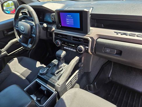 Used 2024 Toyota Tacoma SR5 AWD/4WD image 10