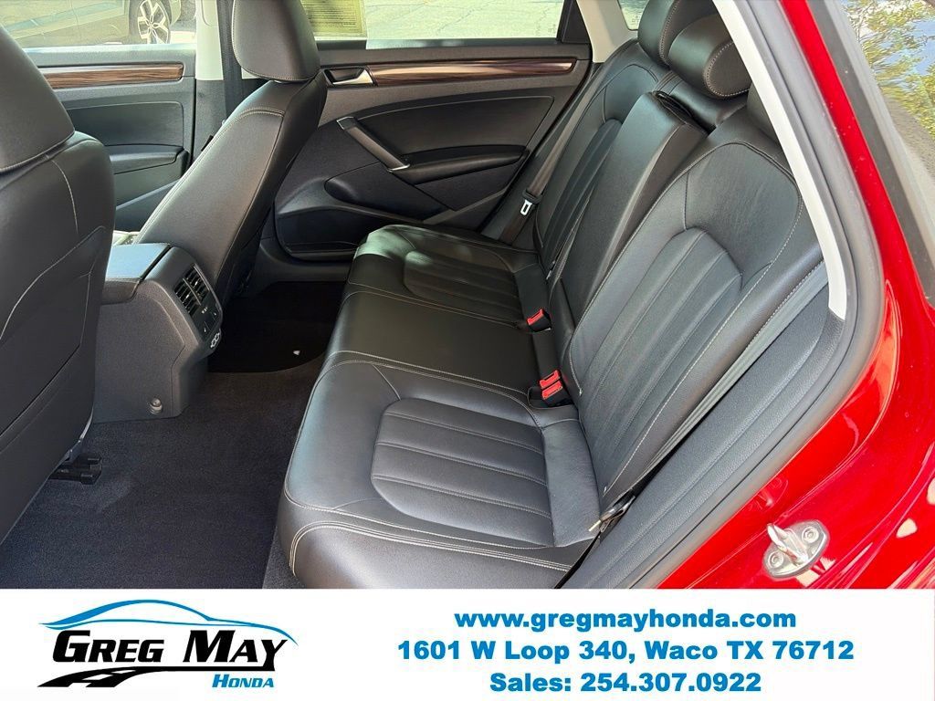 Used 2022 Volkswagen Passat 2.0T FWD image 17