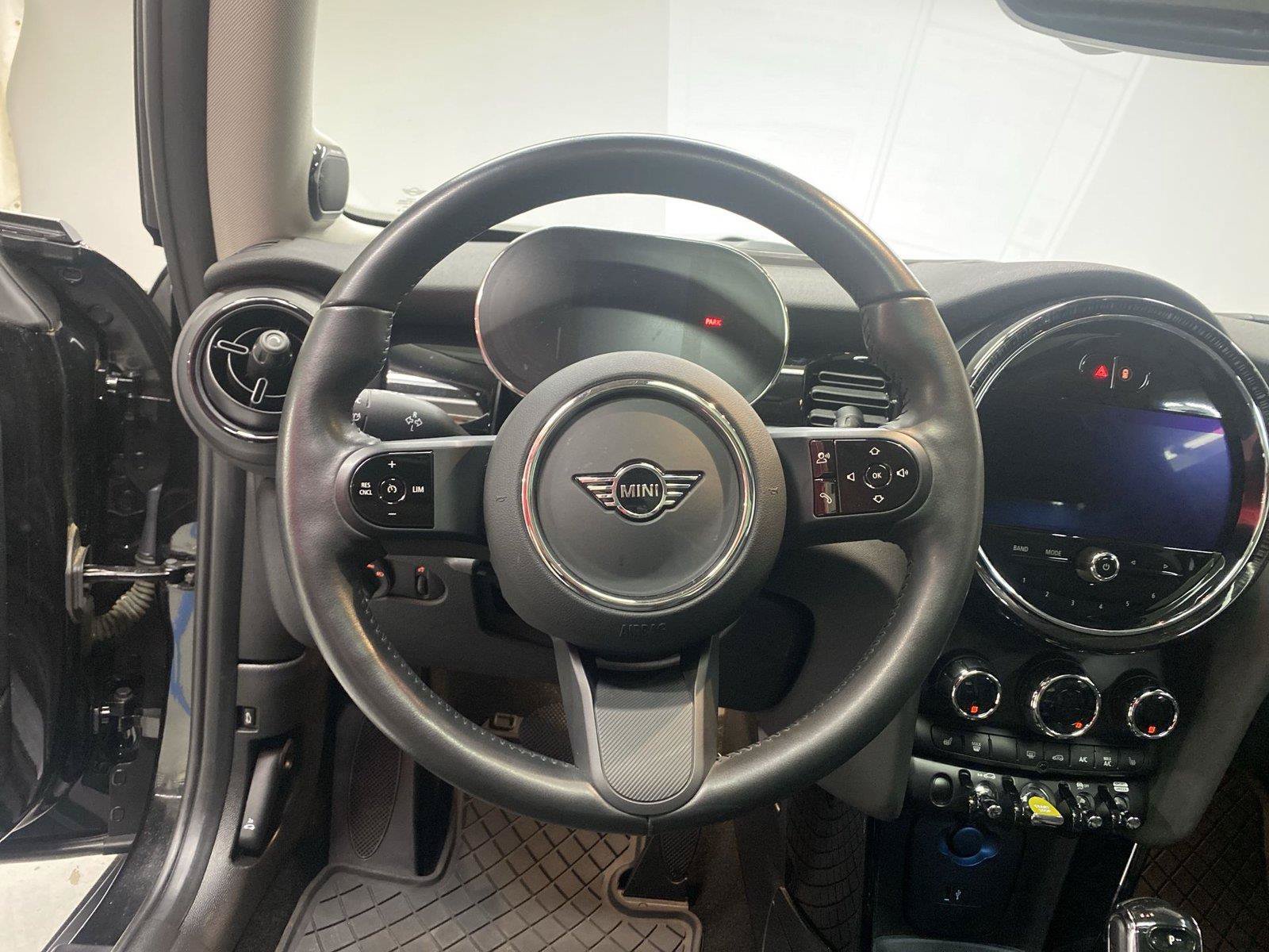 Used 2024 MINI Cooper SE FWD image 15