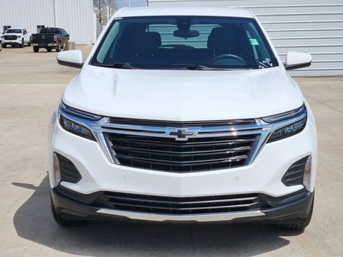 Used 2023 Chevrolet Equinox LT image 2