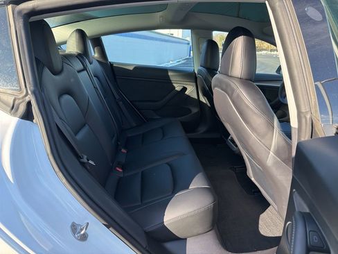 Used 2023 Tesla Model 3 Standard Range image 23