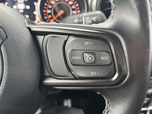 Used 2021 Jeep Gladiator Sport image 18