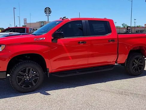Used 2023 Chevrolet Silverado 1500 LT Trail Boss AWD/4WD image 4