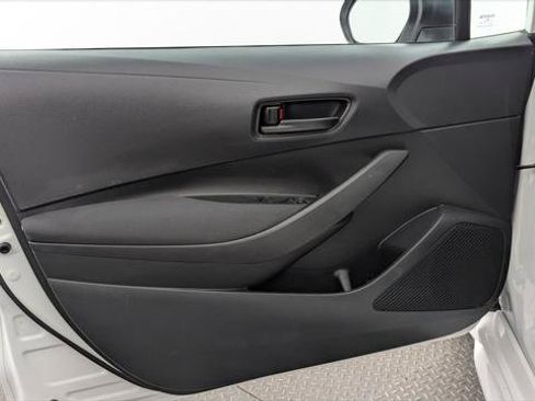Used 2022 Toyota Corolla LE FWD image 13