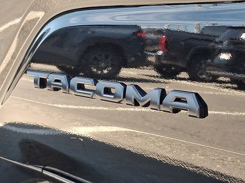 Certified 2025 Toyota Tacoma TRD Off-Road w/ TRD Off Road Upgrade Package AWD/4WD image 30
