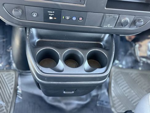 Used 2023 Chevrolet Express 2500 image 25