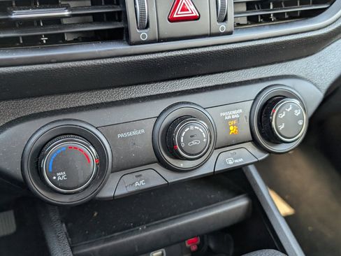 Used 2024 Kia Forte LXS image 6