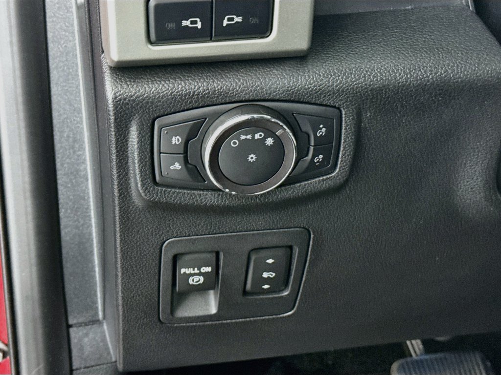Used 2019 Ford F150 Lariat w/ Equipment Group 502A Luxury AWD/4WD image 10