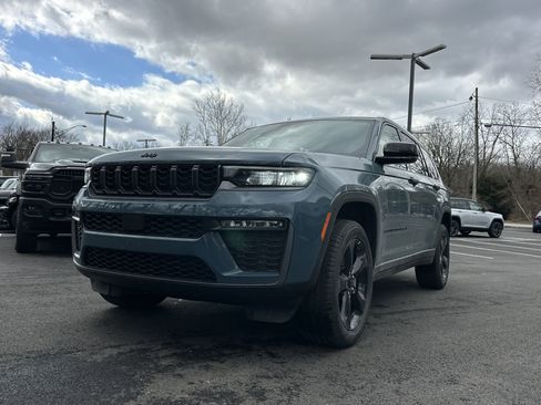 New 2026 Jeep Grand Cherokee L Limited w/ Limited Altitude Package image 24