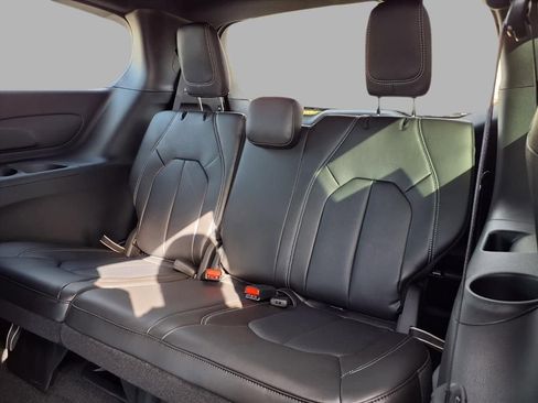 New 2026 Chrysler Pacifica Select image 23