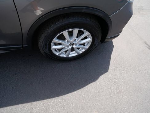 Used 2018 Nissan Rogue SV FWD image 33
