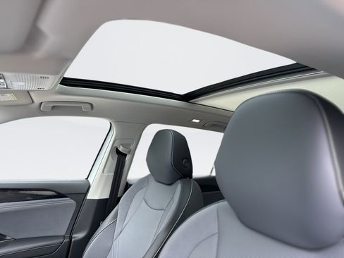 New 2026 Volkswagen Tiguan SE AWD/4WD image 16
