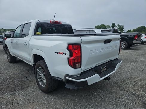 Used 2024 Chevrolet Colorado LT w/ LT Convenience Package II AWD/4WD image 5