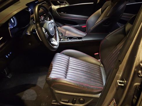 Used 2023 Genesis G70 2.0T w/ Sport Prestige Package image 11