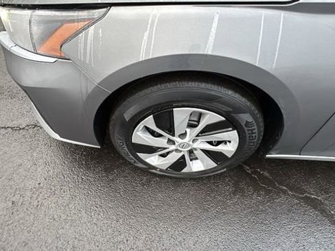 Used 2024 Nissan Altima 2.5 S image 41