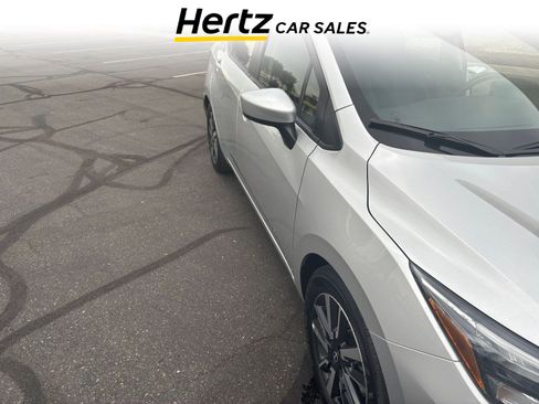 Used 2025 Nissan Versa SV FWD image 1