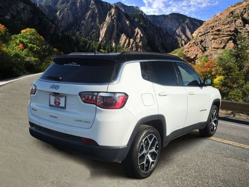 Used 2025 Jeep Compass Limited AWD/4WD image 3