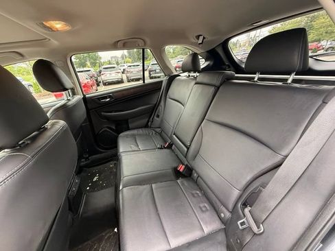 Used 2017 Subaru Outback 2.5i Limited AWD/4WD image 6