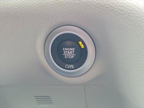 Certified 2023 Chrysler Voyager LX FWD image 10