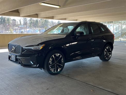 New 2026 Volvo XC60 B5 Plus w/ Protection Package Premier image 5