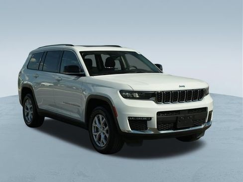 Used 2022 Jeep Grand Cherokee L Limited AWD/4WD image 3
