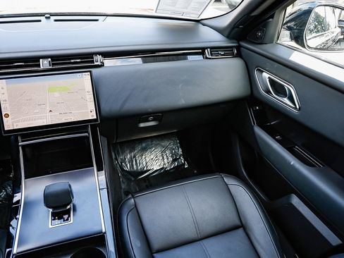 Used 2026 Land Rover Range Rover Velar Dynamic SE image 15