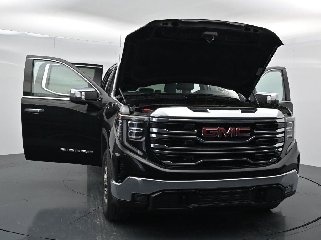 Used 2025 GMC Sierra 1500 SLT RWD image 34