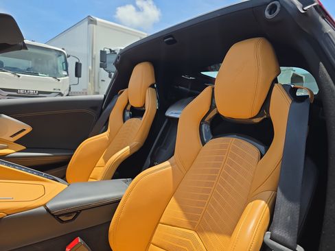 Used 2021 Chevrolet Corvette Stingray Preferred Cpe w/ Z51 Performance Package RWD image 17