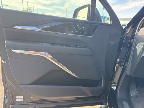 Used 2025 Cadillac Escalade IQ Luxury 1 image 27