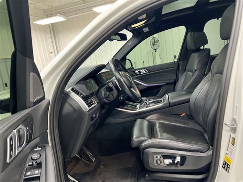 Used 2022 BMW X5 M50i w/ Executive Package image 21