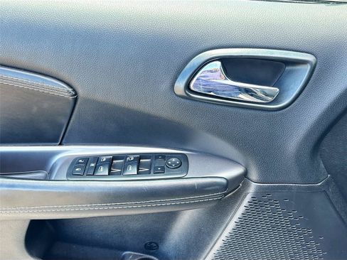 Used 2017 Dodge Journey Crossroad FWD image 18