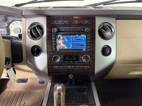 Used 2014 Ford Expedition EL XLT w/ Equipment Group 202A AWD/4WD image 30