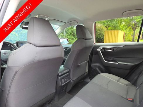 Used 2022 Toyota RAV4 XLE FWD image 23